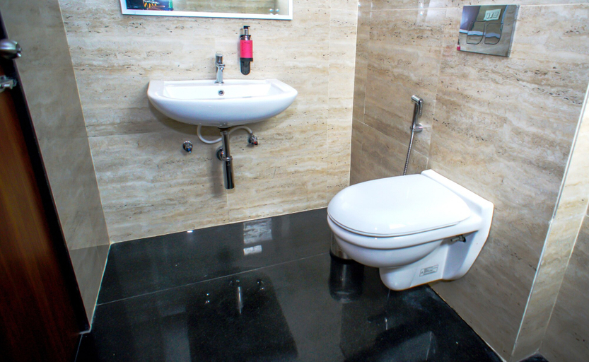 Bathroom 4, Mastiff Hotel Chinchwad by OTHPL, Pune