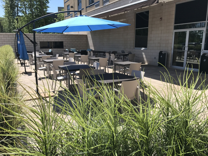 Food & Drinks 4, Courtyard by Marriott Montreal West Island/Baie D'Urfe, Montréal
