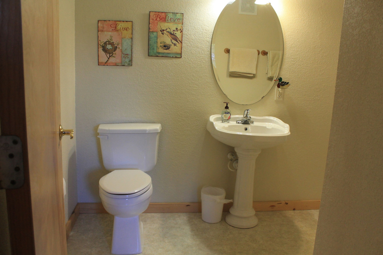 Bathroom 5, Viking Bay Resort & Lodge, Douglas
