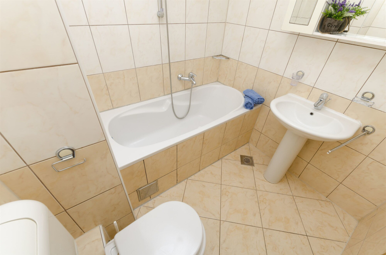 Bathroom 3, Apartments Kojan, Omiš