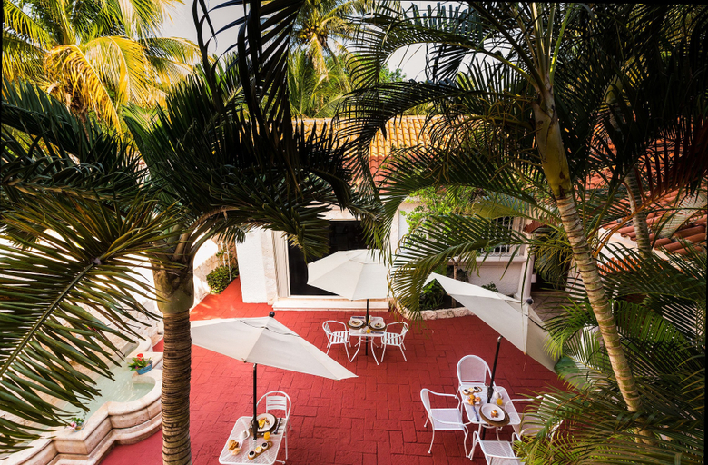 Exterior & Views 2, Chez Waffle Hotel, Cozumel