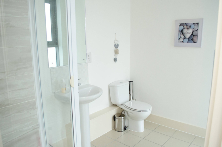 Bathroom 3, Kent Street - Apt 16, Sefton