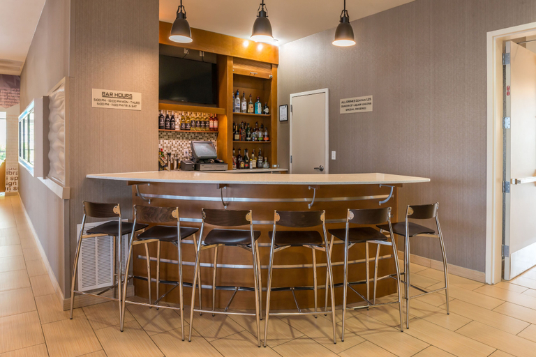 Food & Drinks 5, SpringHill Suites Huntsville Downtown, Madison