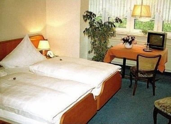 Bedroom 3, Hotel Goldinger, Kaiserslautern