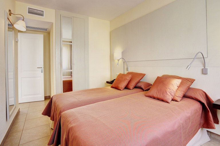 Bedroom 3, Grupotel Tamariscos, Baleares