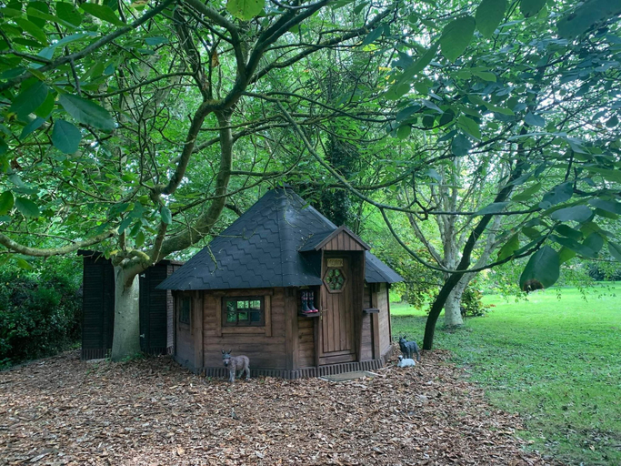 Exterior & Views 2, Starry Meadow , Norfolk