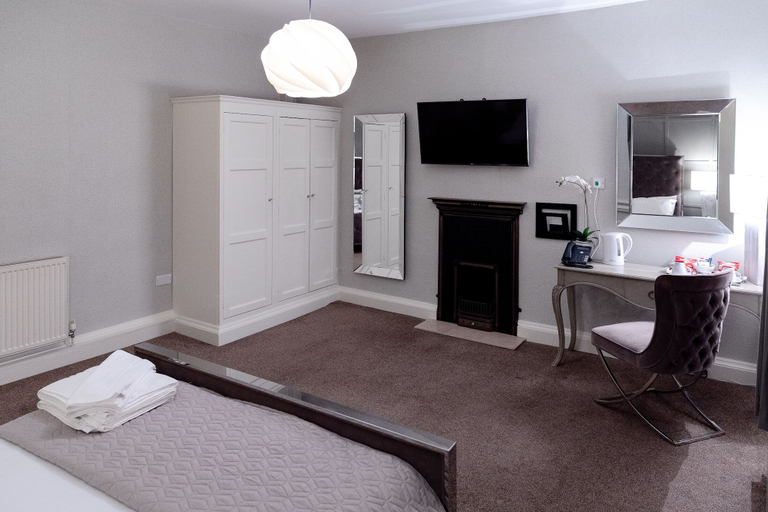 Bedroom 2, The City Rooms, Leicester