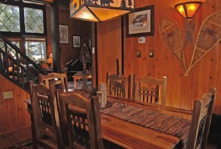 Food & Drinks, Chambers Retreat, Placer