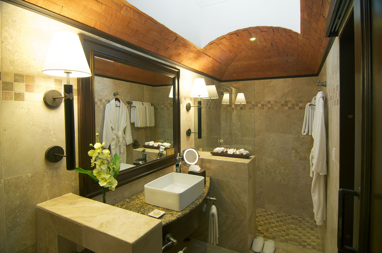 Bathroom 5, Hotel Camino Real Antigua, Antigua Guatemala