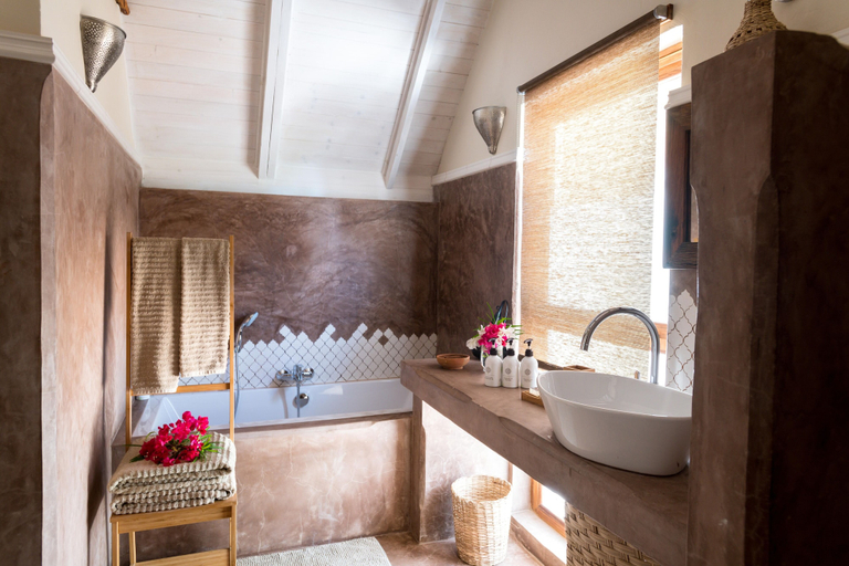 Bathroom 4, Clove Island Villas & SPA, Kusini
