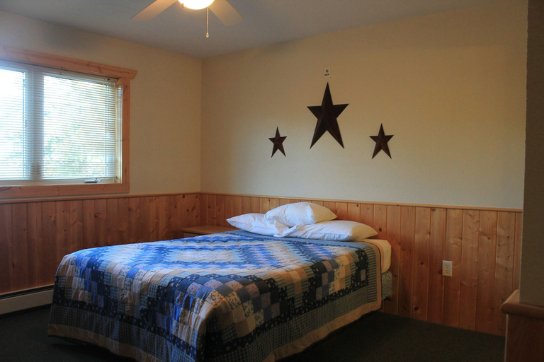 Bedroom 4, Viking Bay Resort & Lodge, Douglas