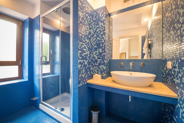 Bathroom 5, Malì Guest House & Terrace Bar, Roma