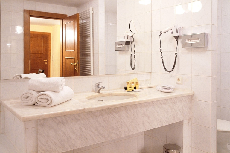Bathroom 4, Hotel Magnolia Roudnice, Litoměřice