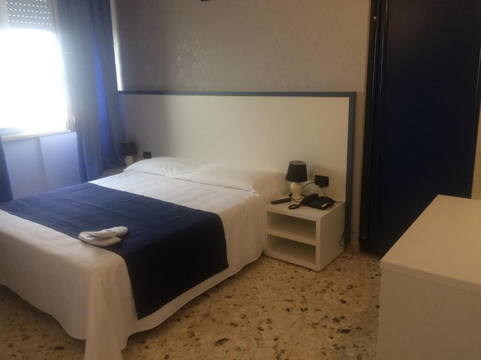 Bedroom 4, Alex & Lorenz Hotel, Roma
