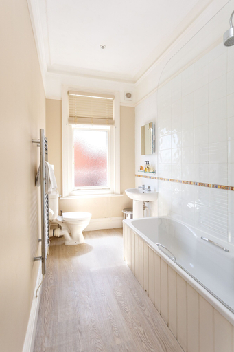 Bathroom 3, Inn In The Park, Poole
