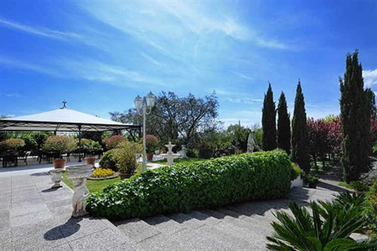 Exterior & Views 2, Hotel Des Bains Terme, Padua