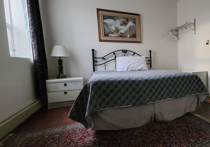 Bedroom 3, Cosmopolitan Hotel, Division No. 15