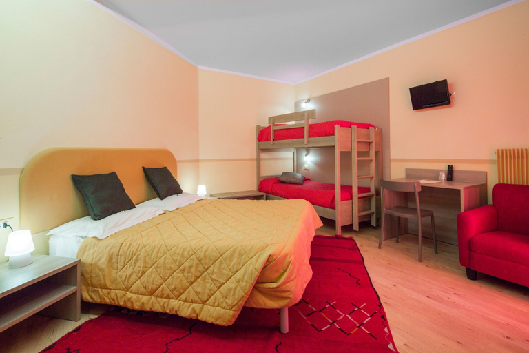 Bedroom 2, Hotel Portavescovo, Belluno