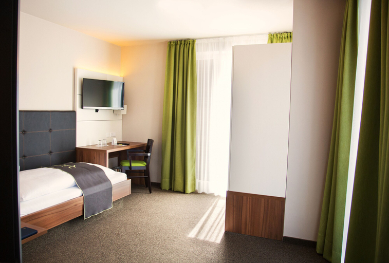 Bedroom 4, RiKu HOTEL Weissenhorn, Neu-Ulm