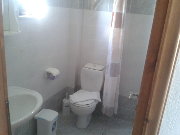 Bathroom, Angela, Crete