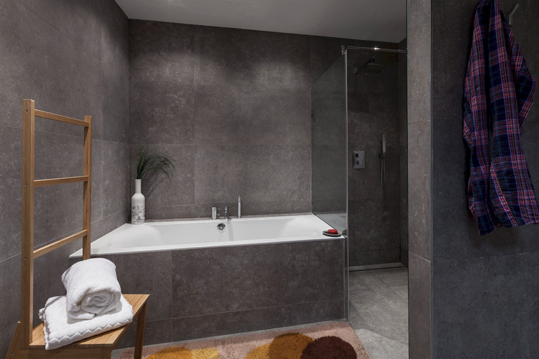 Bathroom 4, Unit 3 - Modern Smart Home Triplex Private Garden & Parking, Bruxelles