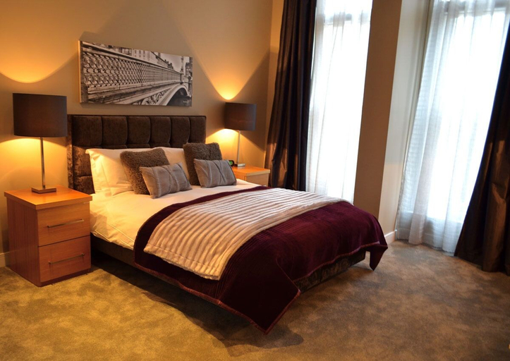 Bedroom 2, Quebecs Luxury Aparthotel, Leeds
