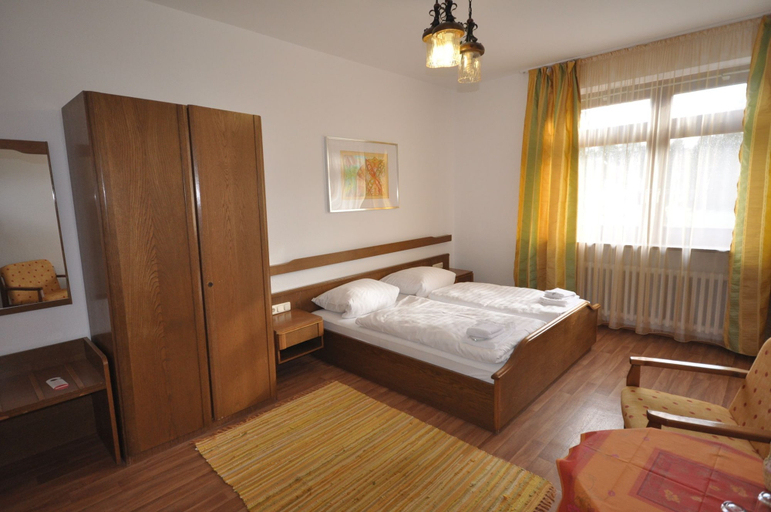 Bedroom 2, Hotel & Hostel Drei Bären, Goslar