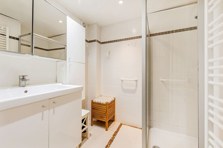 Bathroom, Cortina 201, West-Vlaanderen