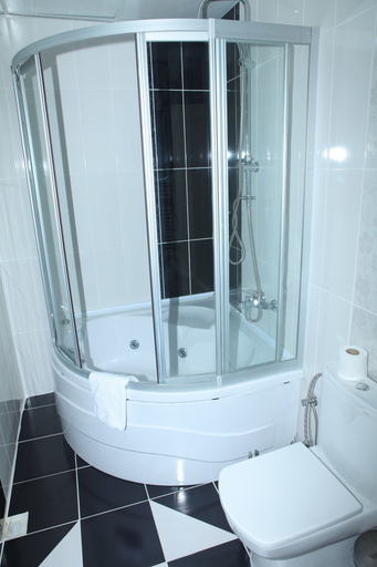 Bathroom 5, Cihan Otel, Hopa