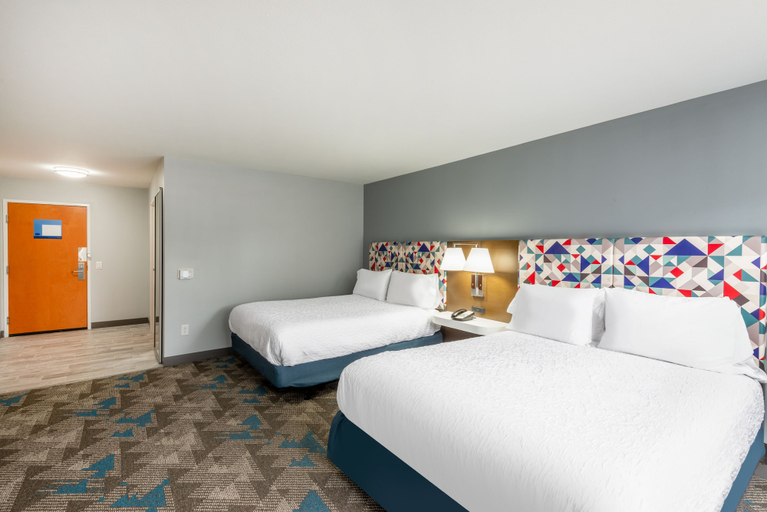 Bedroom 3, Hampton Inn Belle Vernon, Westmoreland
