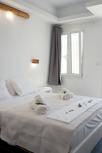 Room 4, Petra Mykonos Studios & Suites, South Aegean