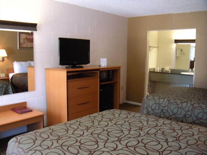 Bedroom 3, Motel West, Bonneville