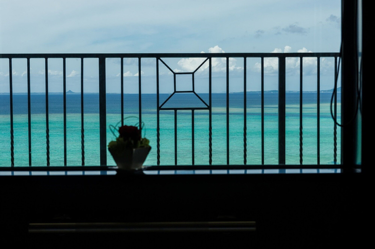 Exterior & Views 3