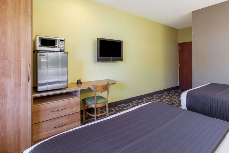Bedroom 4, Microtel Inn & Suites by Wyndham Johnstown, Fulton