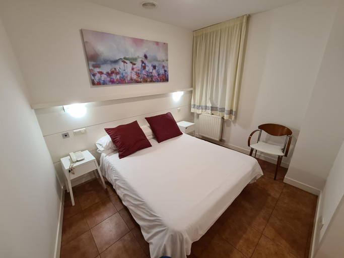 Bedroom 4, Hotel Jacobeo, Burgos