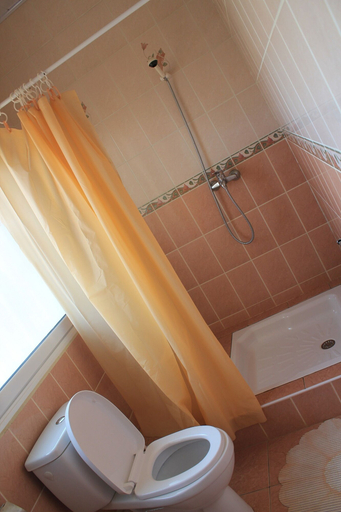 Bathroom 3, K.méléon Hôtel, Analamanga
