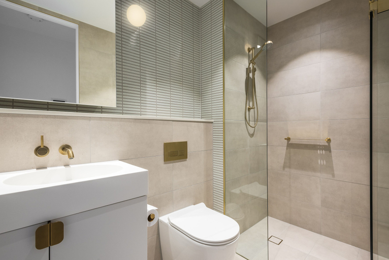 Bathroom, Sky One Apartments by CLLIX, Melbourne