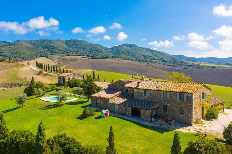 Exterior & Views 2, Villa Podere Belvedere: Large Private Pool, Sea Views, WiFi                                         , Siena