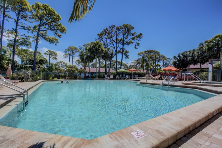 Sport & Beauty, White Pine Court, Sarasota