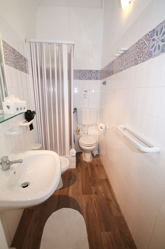 Bathroom 4, La Zagara, Catania