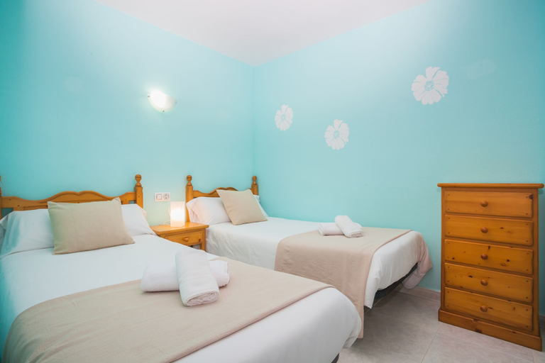 Bedroom 2, Apartamento Farolas A, Baleares
