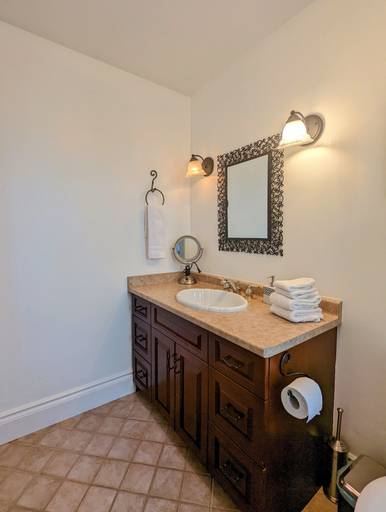 Bathroom 3, Dicksons Family Suite B&B, Niagara