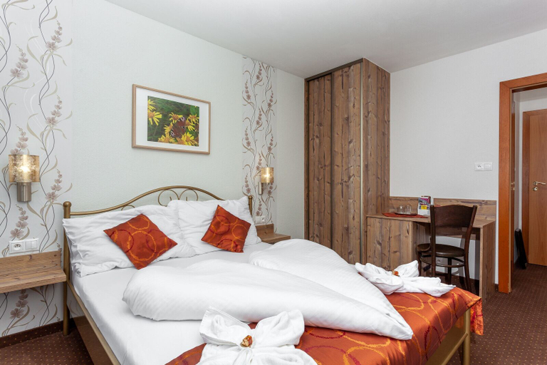 Bedroom 3, Pension Goralturist, Poprad