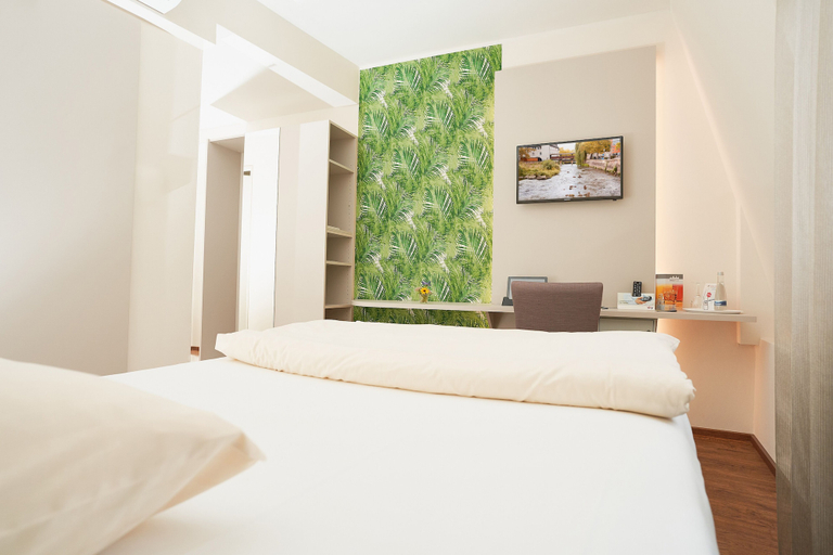 Bedroom 4, Stadthotel Engel, Karlsruhe