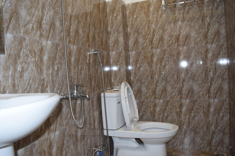 Bathroom 4, My Ngoc Hotel, Buon Ma Thuot