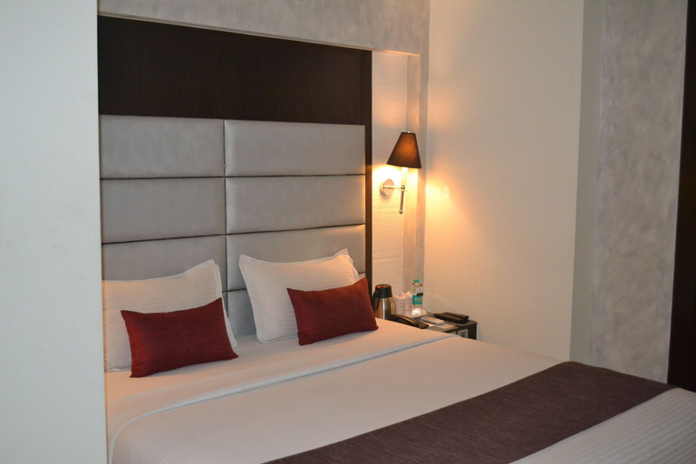 Bedroom 3, Southern Plaza, Kolkata