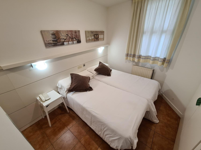 Bedroom 2, Hotel Jacobeo, Burgos