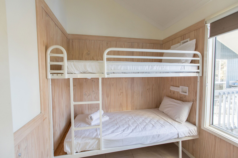 Bedroom 2, Kirra Beach Tourist Park, Gold Coast