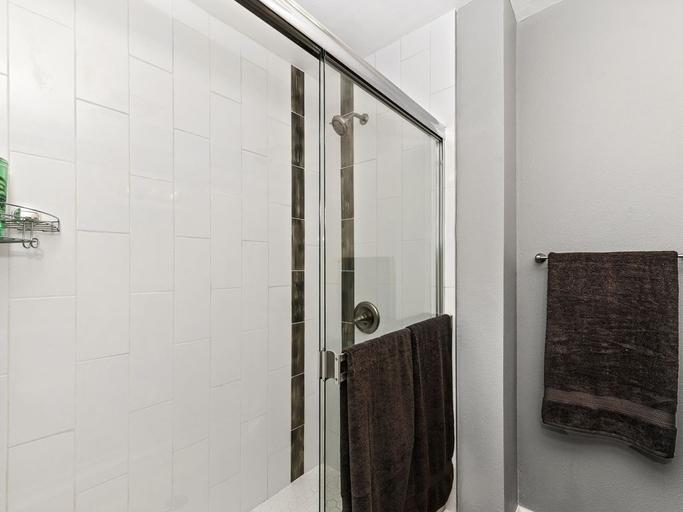Bathroom 4, Balboa Condos by ELVR, Orange