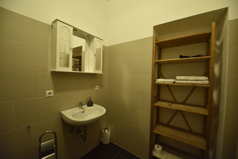 Bathroom 3, Ferienwohnung Villa Weyermann, Rheinisch-Bergischer Kreis